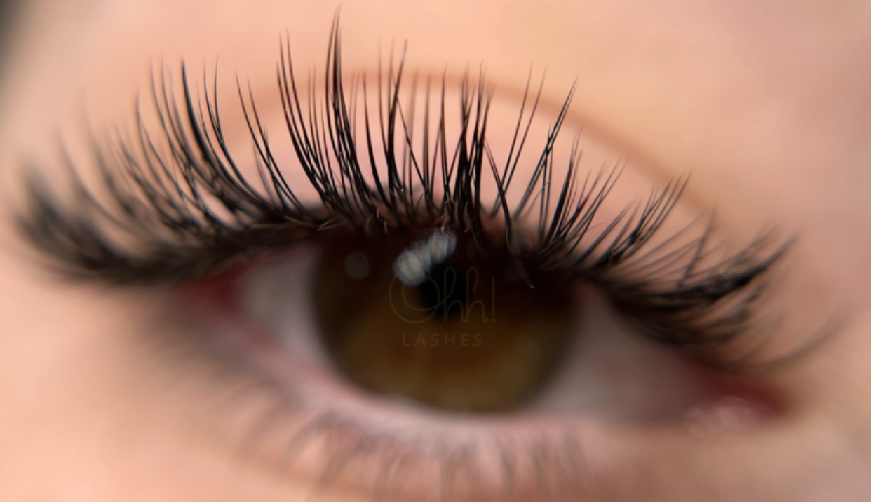 Hybrid Eyelash Extensions